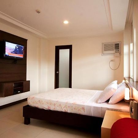 Olongapo Travel Lodge Dış mekan fotoğraf