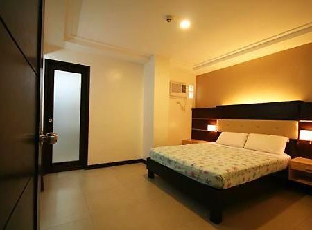 Olongapo Travel Lodge Dış mekan fotoğraf